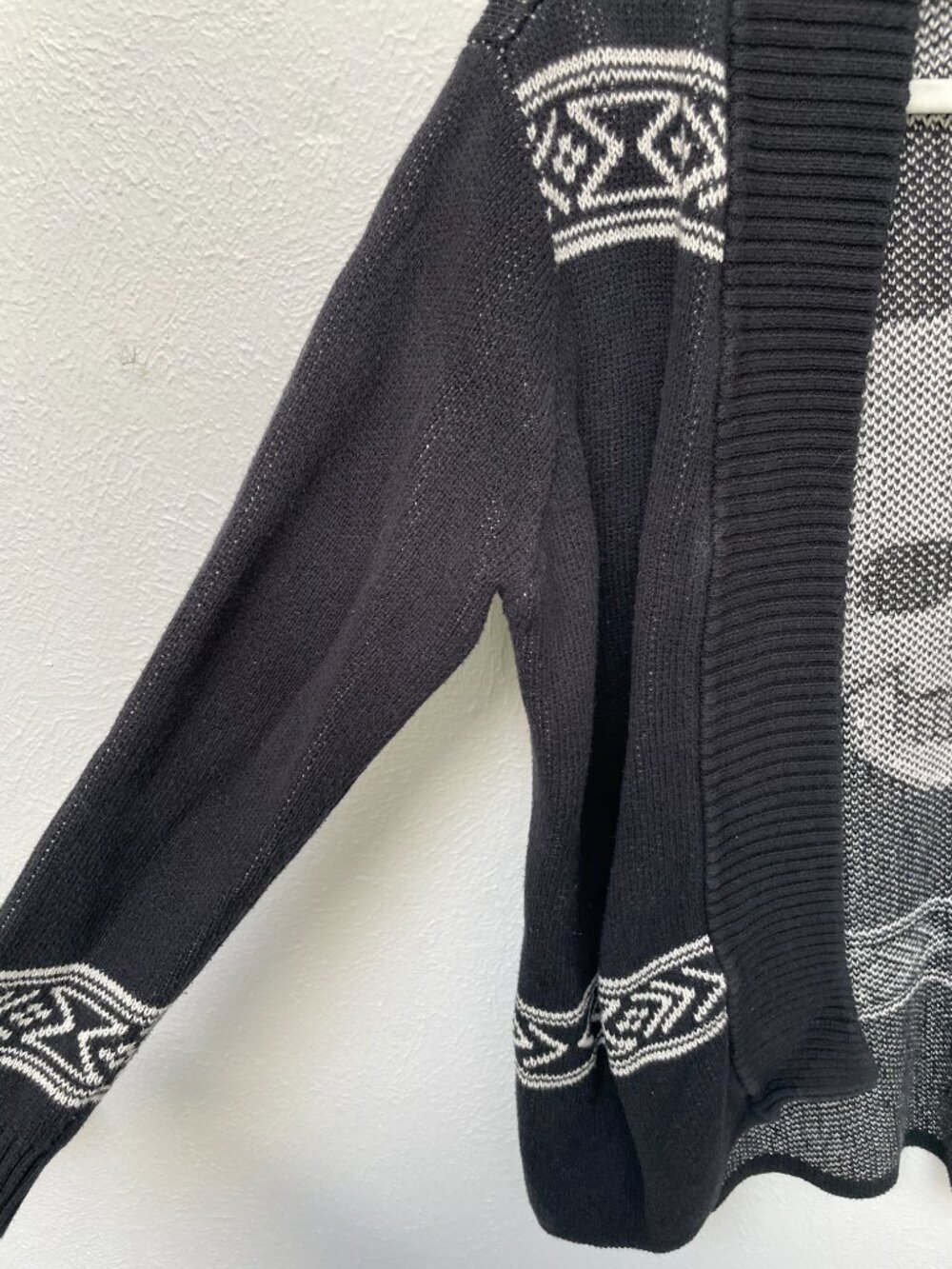ModCloth Skull Oversized Cardigan Sweater S - Picture 4 of 7